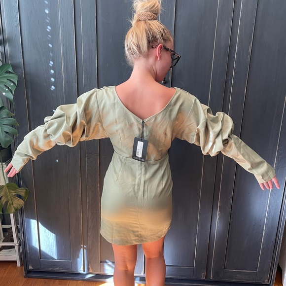 NWT Pretty little Thing Sage Green Dress Us Sz 2 - Picture 4 of 5